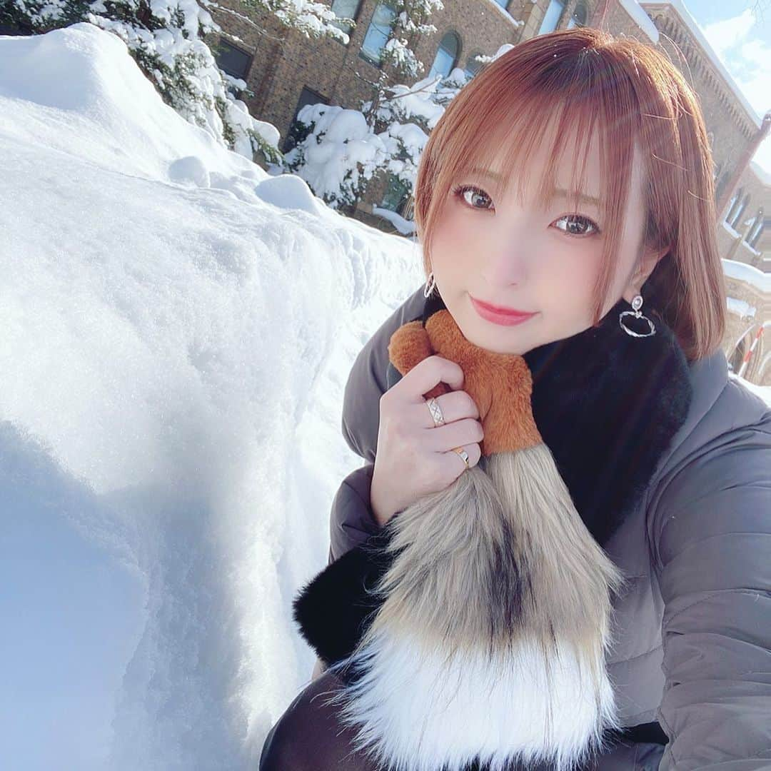 市川愛さんのインスタグラム写真 - (市川愛Instagram)「引き続き北海道☃️雪だ〜！！！ 雪散歩した☃️❄️ ・ ・  #雪まつり #北海道旅行  #札幌雪まつり #札幌観光 #大通り公園 #雪遊び #北海道大学 #tatras #louisvuitton #自然のレフ板」2月19日 20時41分 - pkmnai