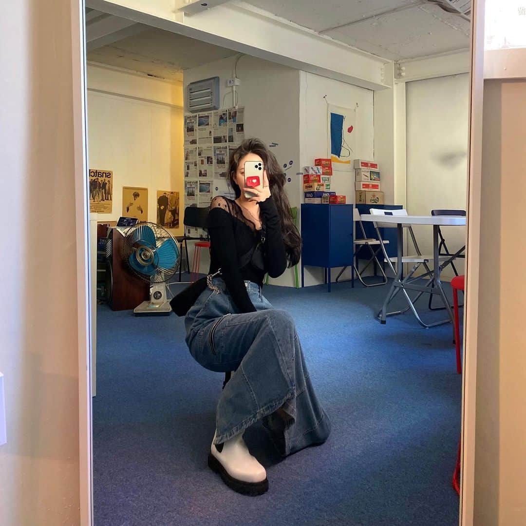 Chuuのインスタグラム：「코디비결은 워커로 마무리했기 때문이겠죠?? 문의주신 베이직워커 업데이트완료!!💖 #chuuseoul」