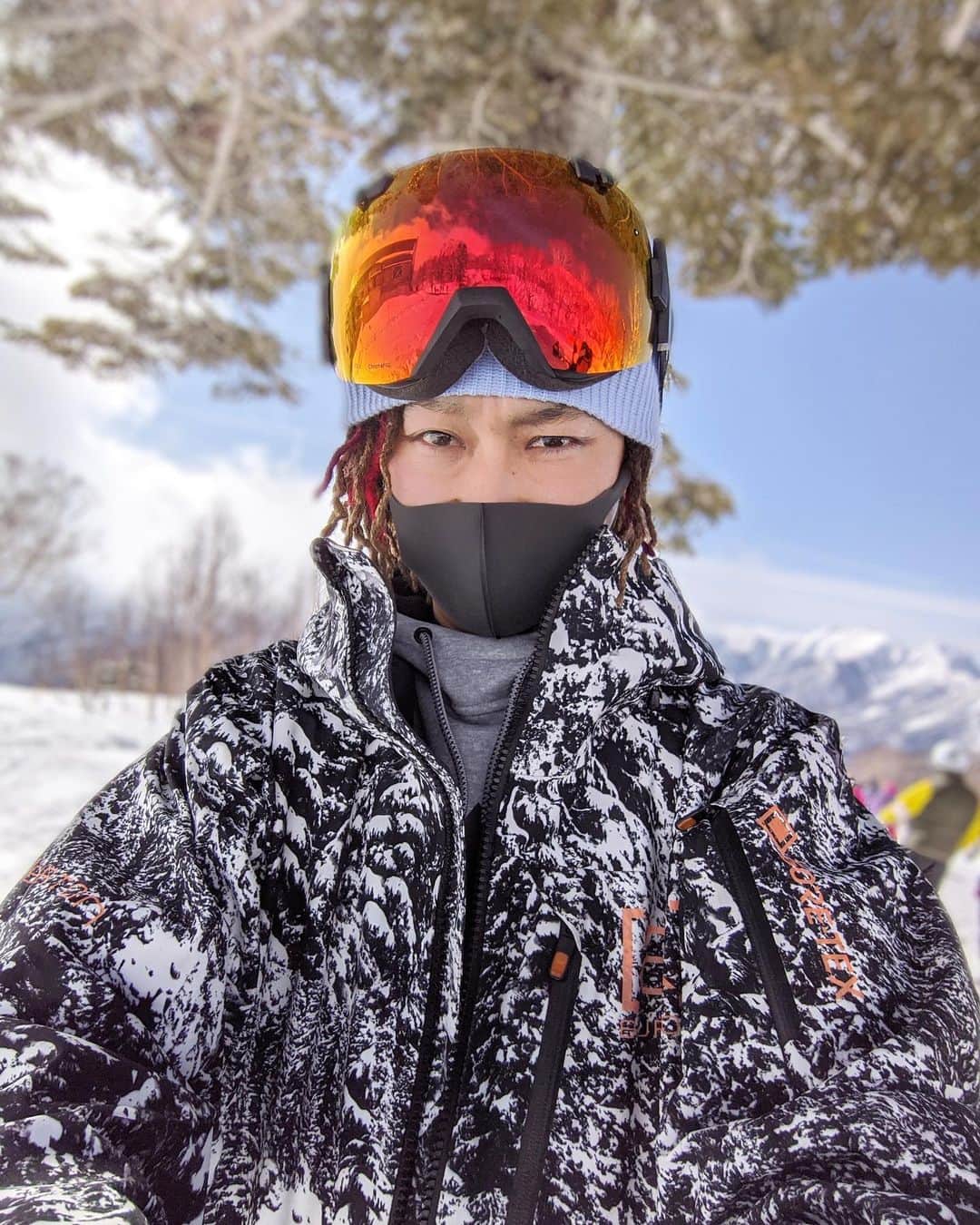 TOMO さんのインスタグラム写真 - (TOMO Instagram)「盛れすぎてて怖いw  雪山マジックって令和の時代にもあるのねw  #dapump #tomo #snowboard」2月19日 21時21分 - dp_tomo0561