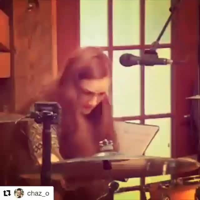 キティー・デイジー＆ルイスのインスタグラム：「Throwin' it back to Daryl's House, 2015 😎 @hallandoatesofficial @realdarylhall @livefromdarylshousecom  #wheneveryouseeme #darylshouse #kittydaisyandlewis #darylhall」