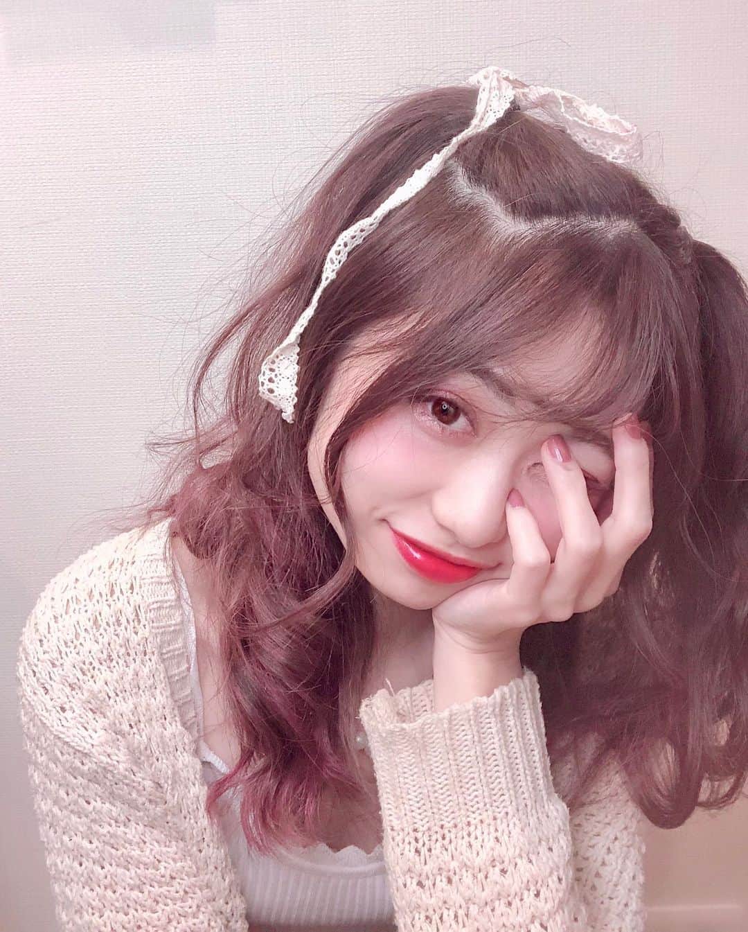 高橋里彩子さんのインスタグラム写真 - (高橋里彩子Instagram)「動画が何故か投稿できなーい(๑•﹏•๑｀)ぷえ〜っ﻿ ﻿ アップロードしてるのに😫🙌🏻﻿ ﻿ ﻿ ストーリーで、メイクの悩み多かったのが﻿ アイラインと、眉毛、まつ毛のことだったので﻿ 今度動画作ります♥️♥️﻿ そのほうがわかりやすいかなって😋💗﻿ ﻿ ﻿ 少しでもわかりやすいようにつくるね(*´˘`*)♡﻿ ﻿ ﻿ けど、動画上がらない問題があるので、﻿ ちょっと時間ください😫💞﻿ ﻿ ﻿ ﻿ 今回の投稿はどうですかぁー？﻿ どの私がいいかな❤️？﻿ ﻿ ﻿ ﻿ ﻿ ﻿ ガーリーに決めてみました😋♥️﻿ ﻿ ﻿ ﻿ ﻿ ﻿ ﻿ #量産型ヲタク #量産型 #量産型女子 #量産型コーデ #量産型ヘアメ #量産系女子 #アイドル #韓国アイドル #ガーリー #ガーリーコーデ #大人ガーリー﻿ #地雷メイク  #ガーリーファッション #大人ガーリーコーデ #ガーリー系 #ガーリーメイク #ガーリーヘア #ガーリー女子 #girly #ファッション #コーデ #pink #女の子 #リボンアレンジ #ヘアリボン #リボンヘアアクセサリー﻿ #量産型ヘアアレンジ #larme #ラルム ﻿」2月19日 21時37分 - konkonwanwan