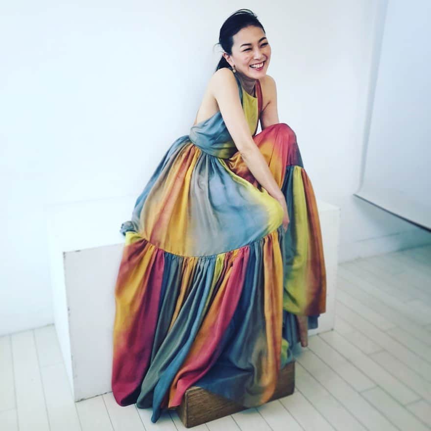 板谷由夏 さんのインスタグラム写真 - (板谷由夏 Instagram)「美しい色彩のドレスが持つパワーたるや！！ @dior」2月19日 21時42分 - yukaitaya