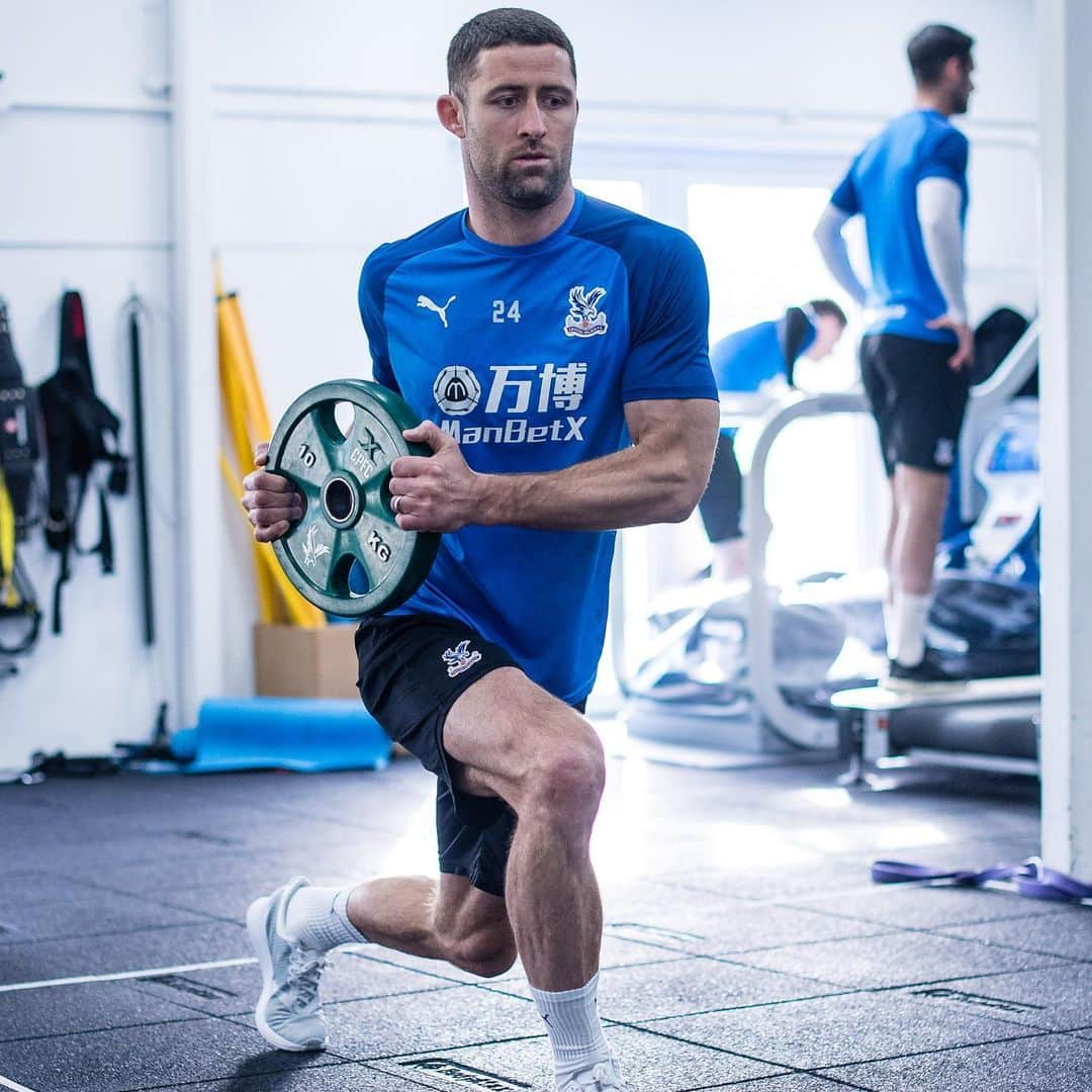 ガリー・ケーヒルのインスタグラム：「Fully focused 👊🦅 #cpfc #eagles」