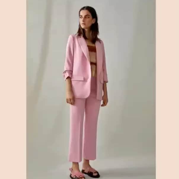 アルテアのインスタグラム：「SS20 AlteaMilano  #new #ss20 #collection #alteamilano #poetic #pink #love #photooftheday #instagood」