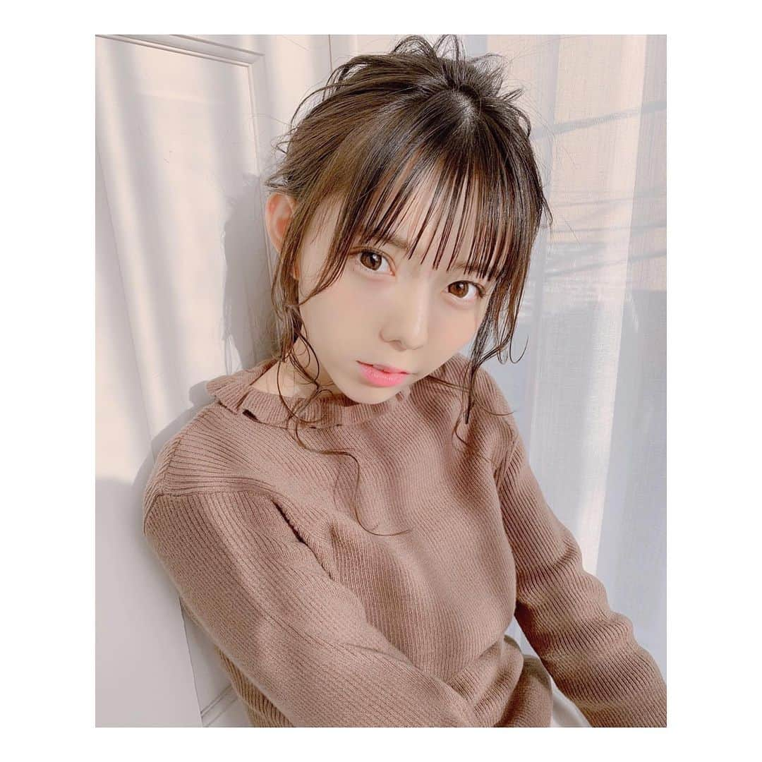 大森莉緒さんのインスタグラム写真 - (大森莉緒Instagram)「・ ・ 低めポニー、大人っぽくてたまにはいい？😌 ・ ・ 8thシングルの個別握手会、個別撮影会、名入れサイン会の9次受付が、スタートしました😚🔥 ・ 締切は明日の14時までです🙈 ・ ・ 初めましての方も、気軽に来てね( ¨̮ ) 待ってます👐 ・ URLはストーリーに載せるね😉 ・ #大森莉緒 #おーりお #おりおんず #ラストアイドル #ポニーテール #ポニーテールアレンジ #シースルーぱっつん #シースルーバング #わたるマジック #過去pic #hair #hairstyle #instagood #instapic #instaphoto #good #foryou #ootd #brown #cachecache #ljk」2月19日 21時52分 - rio.ohmori