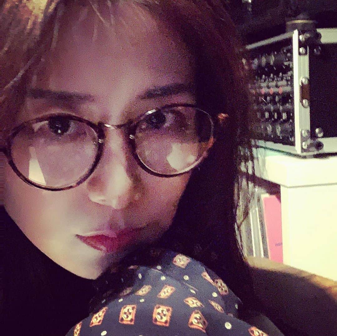 DJ AMIGAのインスタグラム：「だらだら作ってたこの曲もそろそろ聴いてもらえそう。。 #downtempo  #dtm #dtm女子  #もう女子ではない  #それにしてもこの#ulikeってすごいな #technomusic  #daw  #daw女」