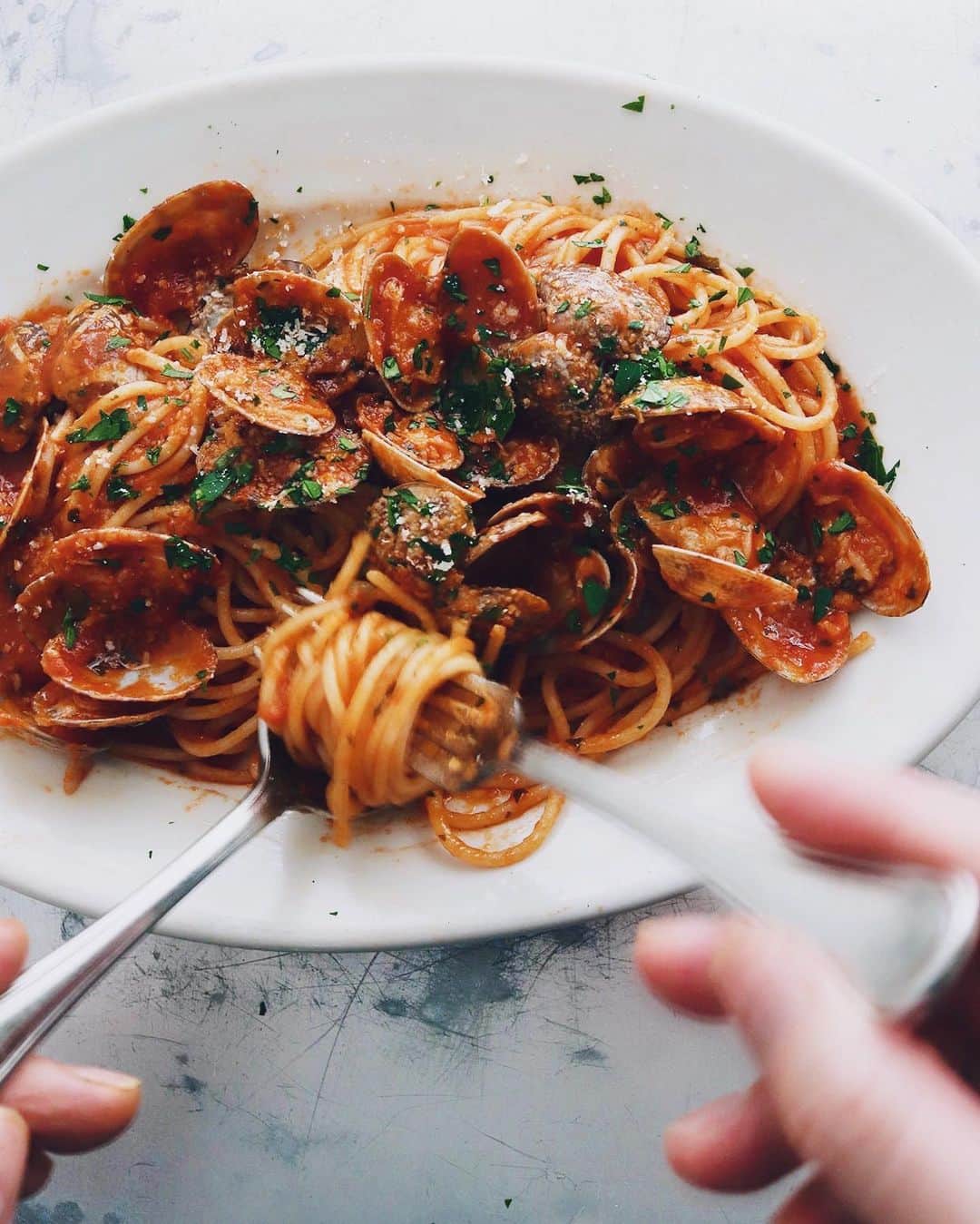 樋口正樹さんのインスタグラム写真 - (樋口正樹Instagram)「Spaghetti alla vongole rosso . お昼にスパゲッティ、 ボンゴレをトマトで。 アサリをたっぷりと。 . . #ボンゴレ #ボンゴレロッソ #アサリ #スパゲッティ #バリラ #パスタ部 #vongole #vongolerosso #spaghettiallavongole #pasta #myfavoritepasta #barilla #pastagram #italianfood #topitalianfood #pastalover #lovepasta #pastaitaliana #cucinaitaliana #iloveitalianfood #🍝」2月19日 13時07分 - higuccini