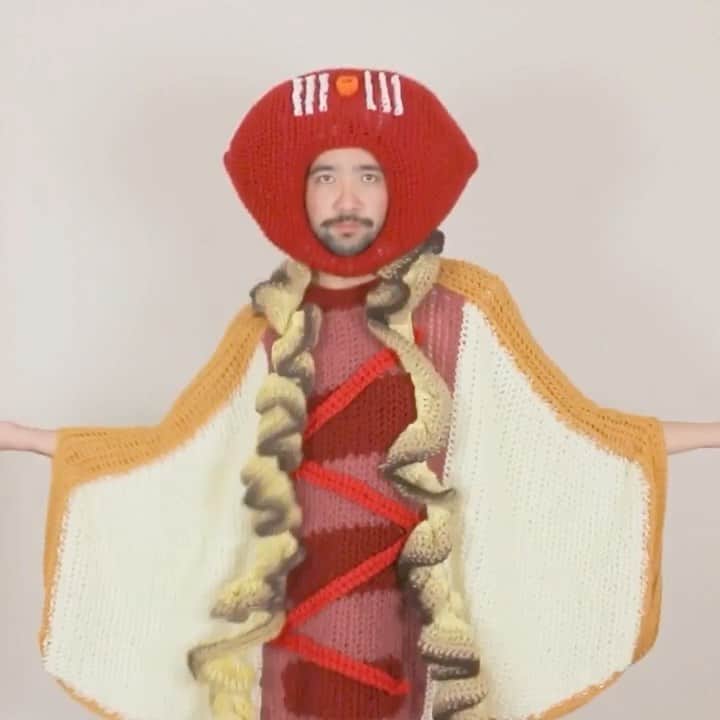 のインスタグラム：「SHES SAUSAGE SIZZLING!  So I actually made this for a project that didn’t come to fruition so now I get to post it!  Obviously it’s very footy themed which is relevant now while the @aflwomens is on atm, but for those who doesn’t know what a sausage sizzle is, it’s a sausage in bread!  Anyway I haven’t been posting as much because I’ve been working my other job so I’m splitting my time, but next week expect lots of posts in the lead up to @sydneymardigras!  Anyway, hope you’re all well!  #queerart #crochetart #wearableart #drag #australia #melbourne #football #craft」