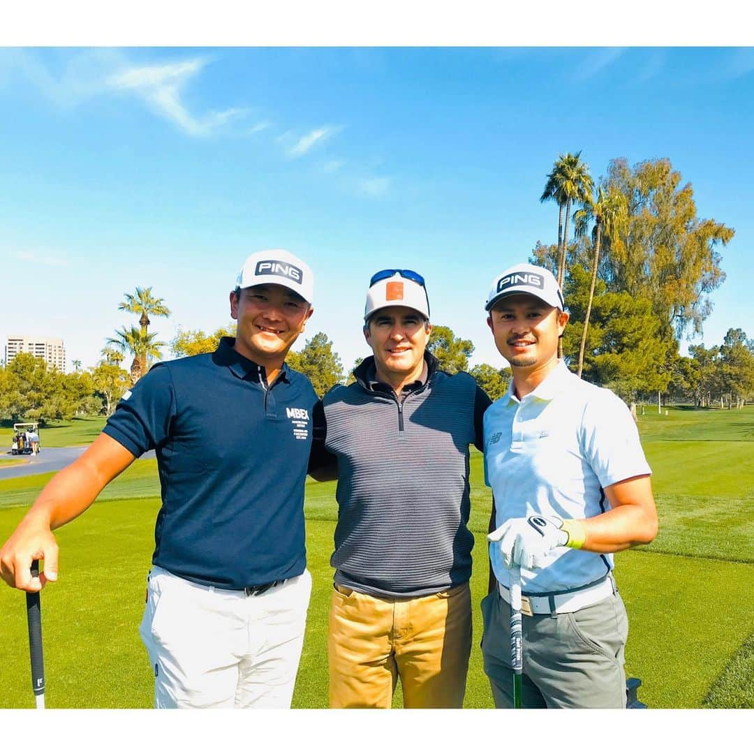 高柳直人 のインスタグラム：「PING本社があるアメリカに来て合宿してます🏌️‍♂️ こないだはPINGグローバルツアー責任者のペーニャさんとラウンド⛳️ ・ ・ #golf #ゴルフ #progolfer #プロゴルファー #ping #titleist #newbalancegolf #newbalancejapan #newbalance #999.9 #フォーナインズ #teamserizawa #jgto」