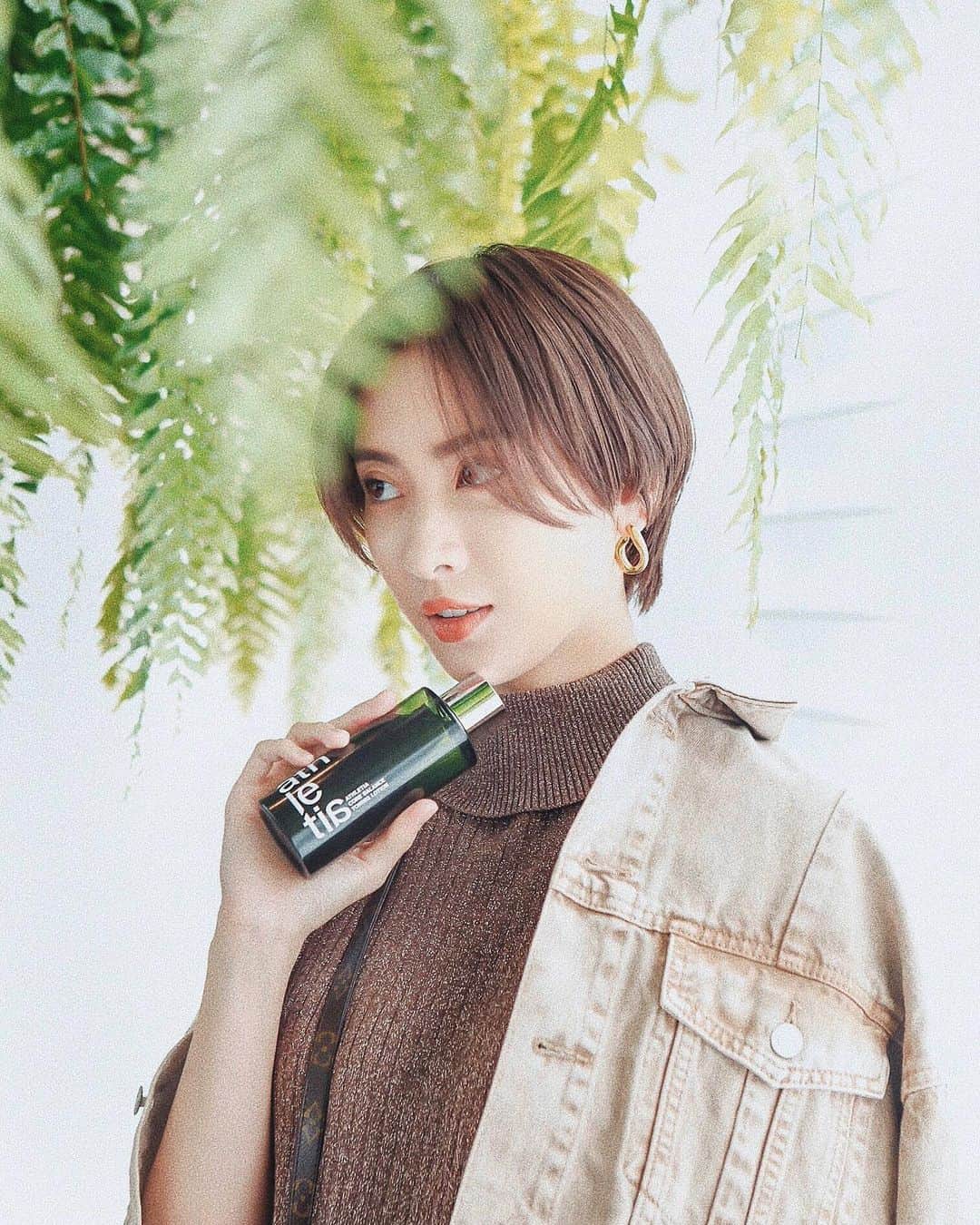 ソンイのインスタグラム：「今日から発売の新しいオーガニックブランド @athletiabeauty の体験会へ🌿 お肌にも地球にもとっても優しくて、ブランドのメッセージ性に心が引き込まれました🌏🧴 "肌はあなただ、まぎれもない今のあなただ" "美しさは鍛えられる" 香りにもこだわっているから、肌ケアだけじゃなく心もリラックスできる🌿 オリジナルのヘルシーランチも美味しかったなぁ🤤 #athletia #cleanbeauty #strengthenyourself #ELLEpromotion #SDGS #エシカル」