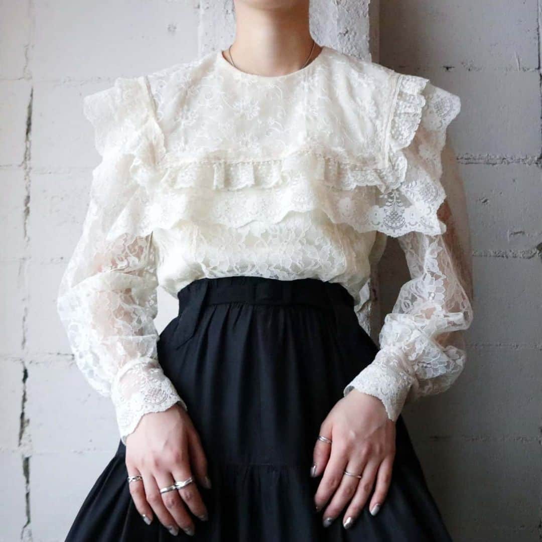 吉祥寺 古着屋 Orfeoのインスタグラム：「ONLINE SHOP 新商品UPしました  #orfeo #kichijoji #tokyo #vintage #used #fashion #coordinate #outfit  ONLINE SHOP掲載商品は基本的に店頭販売はございませんのでご了承ください。 お問い合わせはONLINE SHOPからのメール、またはインスタグラムのプロフィール記載のメールアドレスよりお願いいたします。」