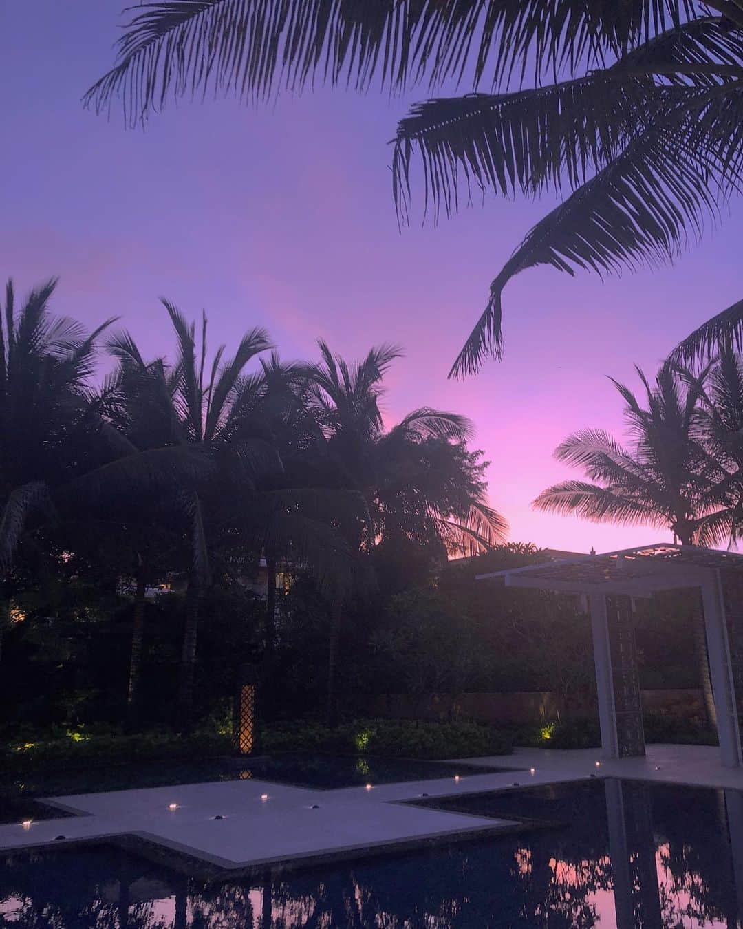加治ひとみさんのインスタグラム写真 - (加治ひとみInstagram)「Baliで撮影終わりに綺麗なsunsetを見たよ💟🌈 キレイ✨✨」2月19日 16時48分 - kaji_26
