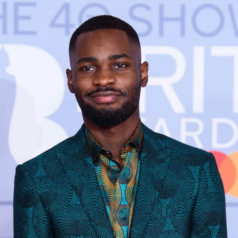 オズワルドボーテングのインスタグラム：「Congratulations to my brother @santandave for winning album of the year at #thebrits 👏🏾👏🏾👊🏾 ......…………............................................... #santandave #authenticidentity #ancestralidentity #artistic intelligence #africanism #ozwaldboateng #thebrits #blackhistorymonth」