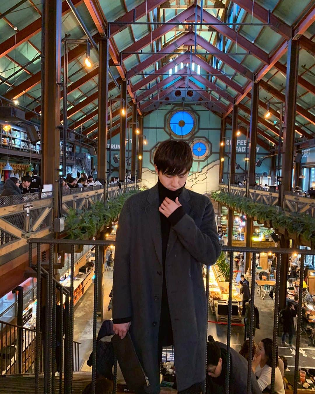 ペク・ミニョンさんのインスタグラム写真 - (ペク・ミニョンInstagram)「핫플!👀」2月19日 17時24分 - minhyun_112