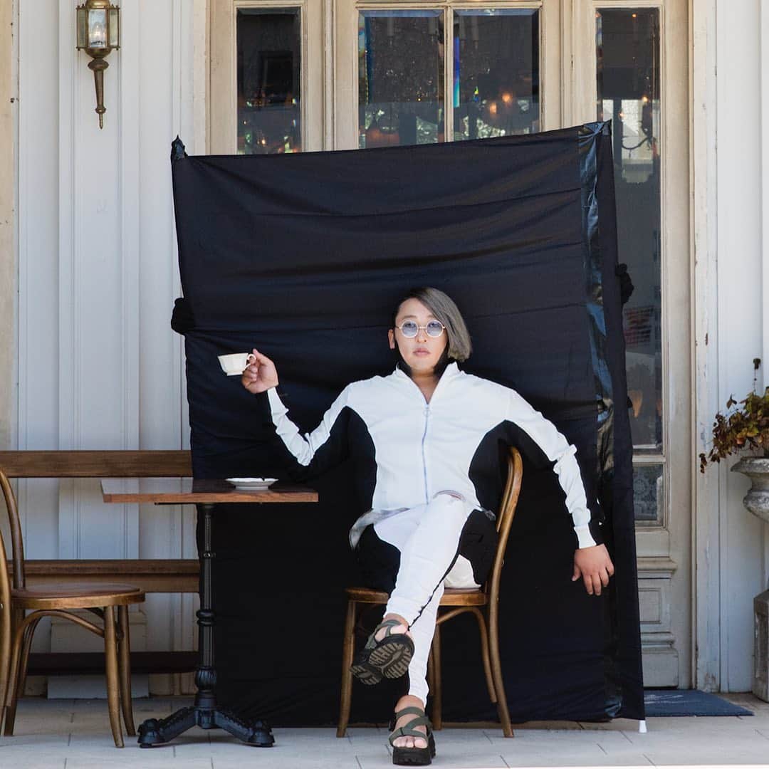 クリエイターズ・ファイル公式（ロバート秋山）さんのインスタグラム写真 - (クリエイターズ・ファイル公式（ロバート秋山）Instagram)「・ ・ 2月19日は信州・まつもと鍋の日。 ・ パリコレNo.1モデルのアルセーヌ・ダルタニアン。 ・ ふだんはモデルとは関係ない営業の仕事もしており、不動産、鍋ダイニング、貿易など、そっちの仕事の方がモデルより多いというのも有名な話。 ・ そんなダルタニアンは、ファッション界最高峰のブランドのステージも担っている。 では、パリ・バリ・パリ…と世界を飛び回るそのブランドの有名デザイナーとは誰でしょう!? ・ 答えは明日の投稿の最後で! ※昨日のクイズの答え→「コルク」 ・ #クリエイターズファイル #ダルタニアン #パリコレ #四天王 #カリスマ #モデル #パリ #コレクション #ファッション #鍋 #記念日 #ダイアリー #サプライズ #写真日記 #日記 #クリエイター #クイズ #ザテレビジョン」2月19日 18時09分 - creatorsfile_officialgoods