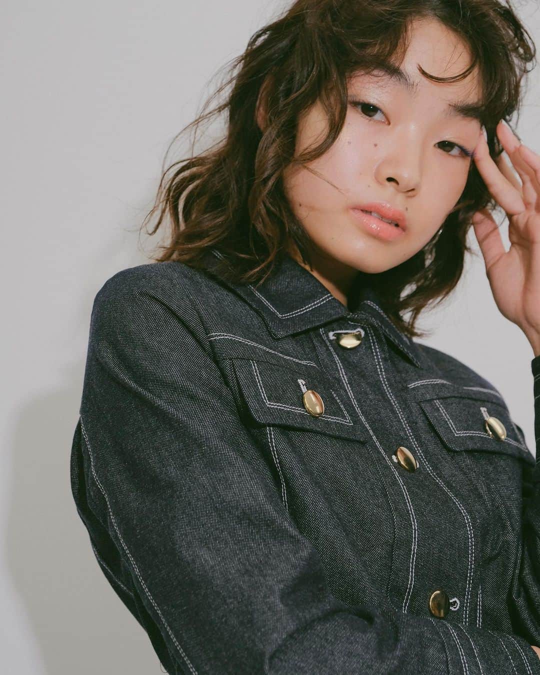 久保雄司のインスタグラム：「ＳＩＸ ＬＩＶＥ TOKYO 2020 SS collection  model @kanae_tgs  hair @six_eijikubo  make @six_annanishitani  styling @six.salon  photo @six_kuboyuji  #six_salon  #新型美容師」