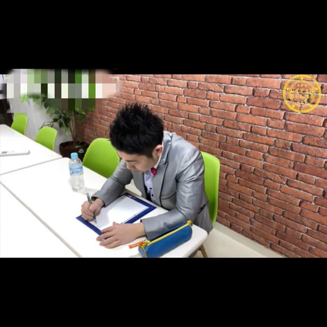 レイチェルさんのインスタグラム写真 - (レイチェルInstagram)「今日は『レイチェルちゃんねる』の新動画公開日ですよ！  ついに、例のプロジェクトが動き出しますよ！  20:00からの公開となっておりますので、皆さま是非是非っ見て下さいね！  そして、僕も早くYouTubeでライブ配信をやりたいので（登録者数が千人に到達するまで出来ないので😫）、チャンネル登録の方にもどうぞ御協力よろしくお願いいたしマウストゥーマウス！！！！！🙇‍♂️🙇‍♂️🙇‍♂️✨✨✨✨✨ #吉本新喜劇#レイチェル#YouTube#レイチェルちゃんねる#毎週水曜日#20:00#公開#皆様#是非是非#見てくだfine#😁😁😁🤙🤙🤙☀️☀️☀️✨✨✨✨」2月19日 18時14分 - reiyoshida1230