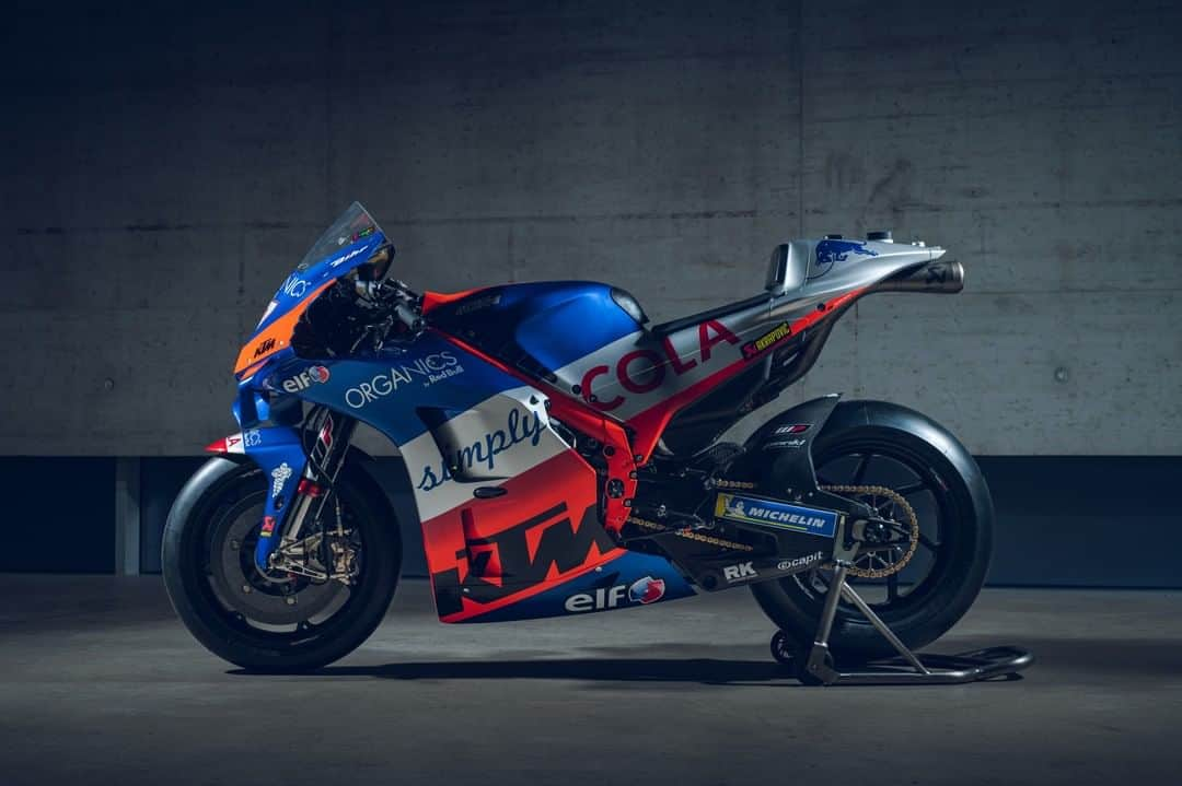 MotoGPさんのインスタグラム写真 - (MotoGPInstagram)「Check out the new colours for @redbullktmtech3 in 2020! 🤩 This is the machine @migueloliveira44 and @ikerlecuona_27 will aim to challenge towards the front on this year! 👊 #MO88 #IK27 #MotoGP #Motorsport #Motorcycle #Racing」2月19日 19時01分 - motogp