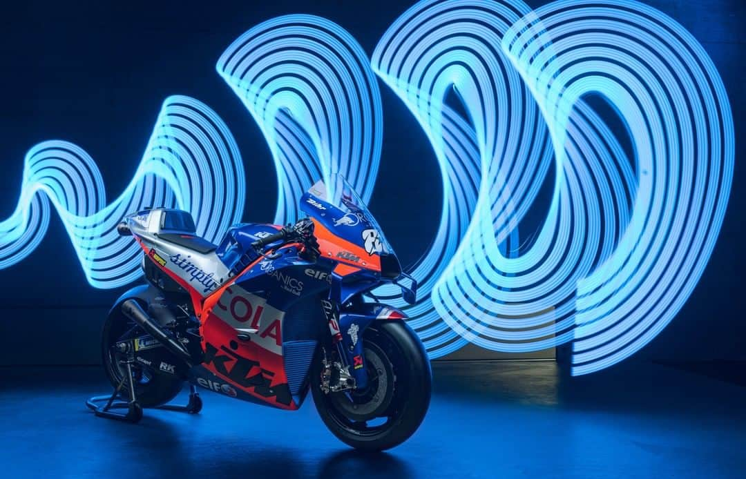 MotoGPさんのインスタグラム写真 - (MotoGPInstagram)「Check out the new colours for @redbullktmtech3 in 2020! 🤩 This is the machine @migueloliveira44 and @ikerlecuona_27 will aim to challenge towards the front on this year! 👊 #MO88 #IK27 #MotoGP #Motorsport #Motorcycle #Racing」2月19日 19時01分 - motogp