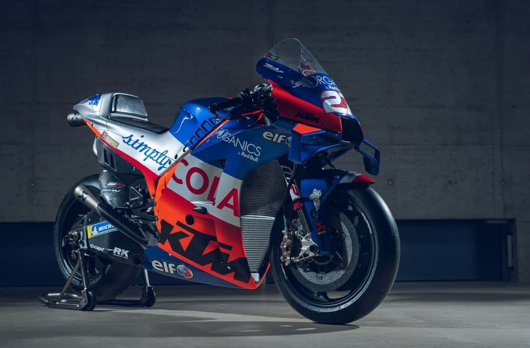 MotoGPさんのインスタグラム写真 - (MotoGPInstagram)「Check out the new colours for @redbullktmtech3 in 2020! 🤩 This is the machine @migueloliveira44 and @ikerlecuona_27 will aim to challenge towards the front on this year! 👊 #MO88 #IK27 #MotoGP #Motorsport #Motorcycle #Racing」2月19日 19時01分 - motogp