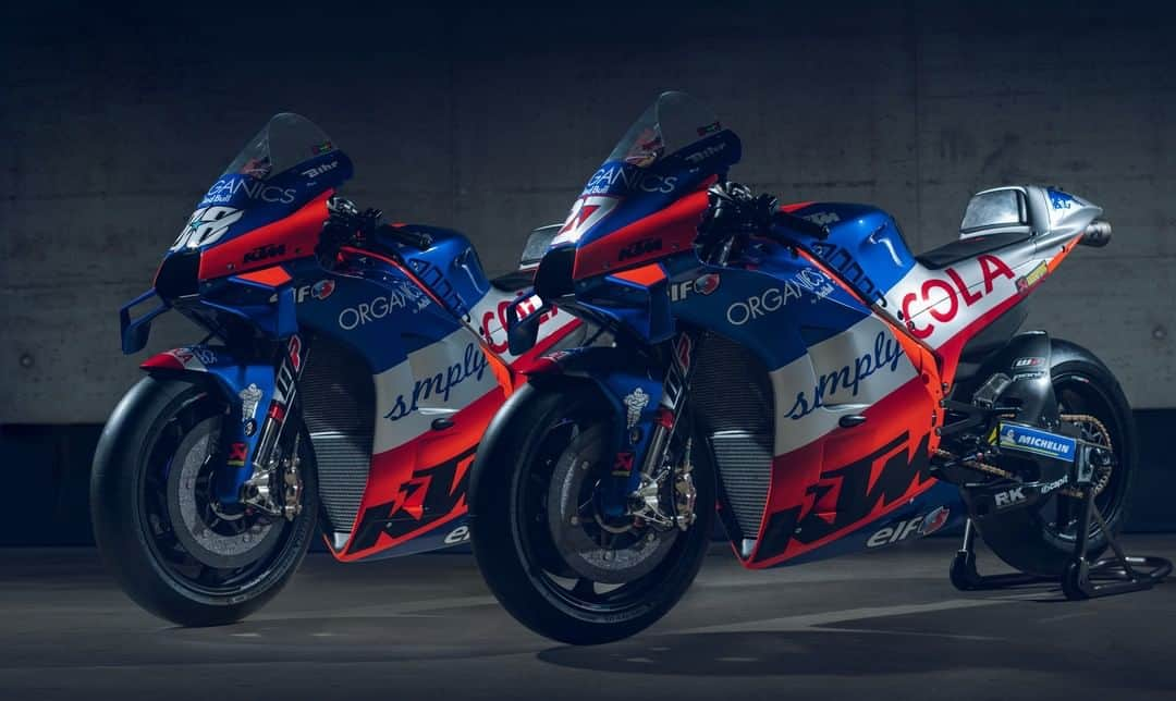 MotoGPさんのインスタグラム写真 - (MotoGPInstagram)「Check out the new colours for @redbullktmtech3 in 2020! 🤩 This is the machine @migueloliveira44 and @ikerlecuona_27 will aim to challenge towards the front on this year! 👊 #MO88 #IK27 #MotoGP #Motorsport #Motorcycle #Racing」2月19日 19時01分 - motogp