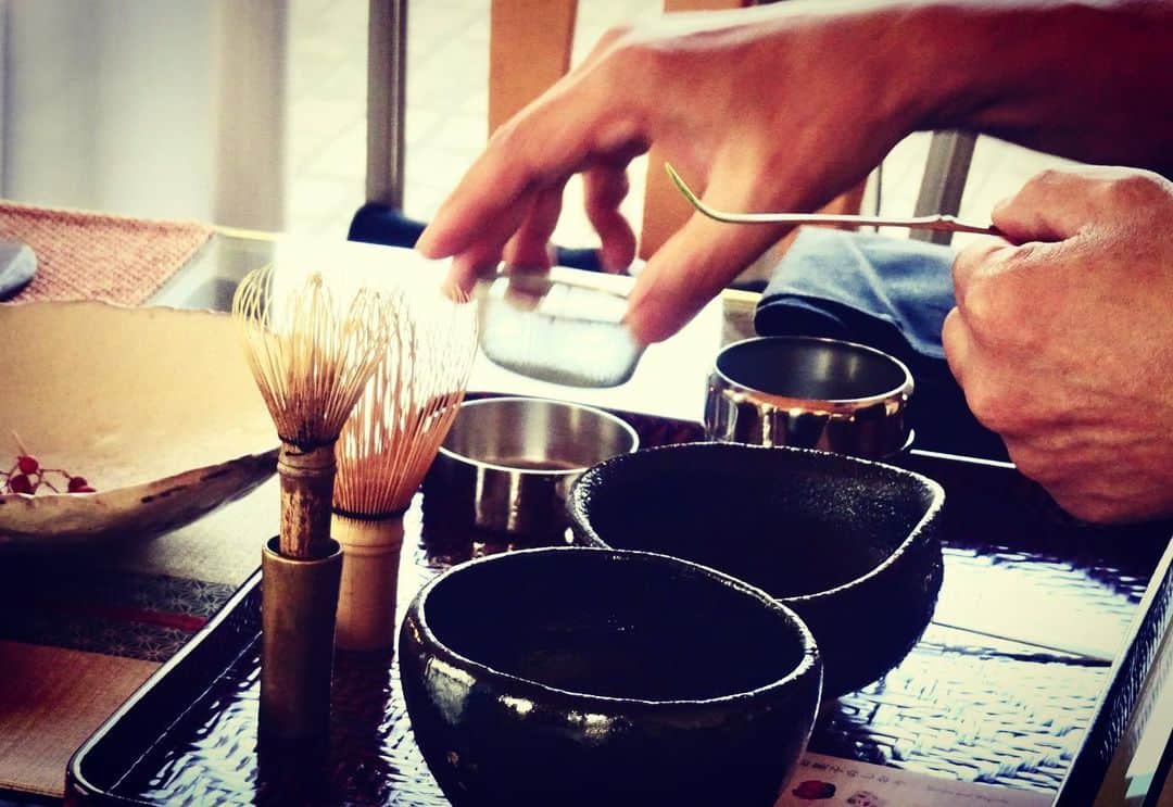 宮田和弥さんのインスタグラム写真 - (宮田和弥Instagram)「世良さんと茶話会❗️本日も豊かな時間を過ごせました❗️そして世良さん作のぐい呑みも頂いちゃいました❗️いつもありがとうございます😊 #世良公則 #宮田和弥 #茶話会」2月19日 19時03分 - miyatakazuyaofficial
