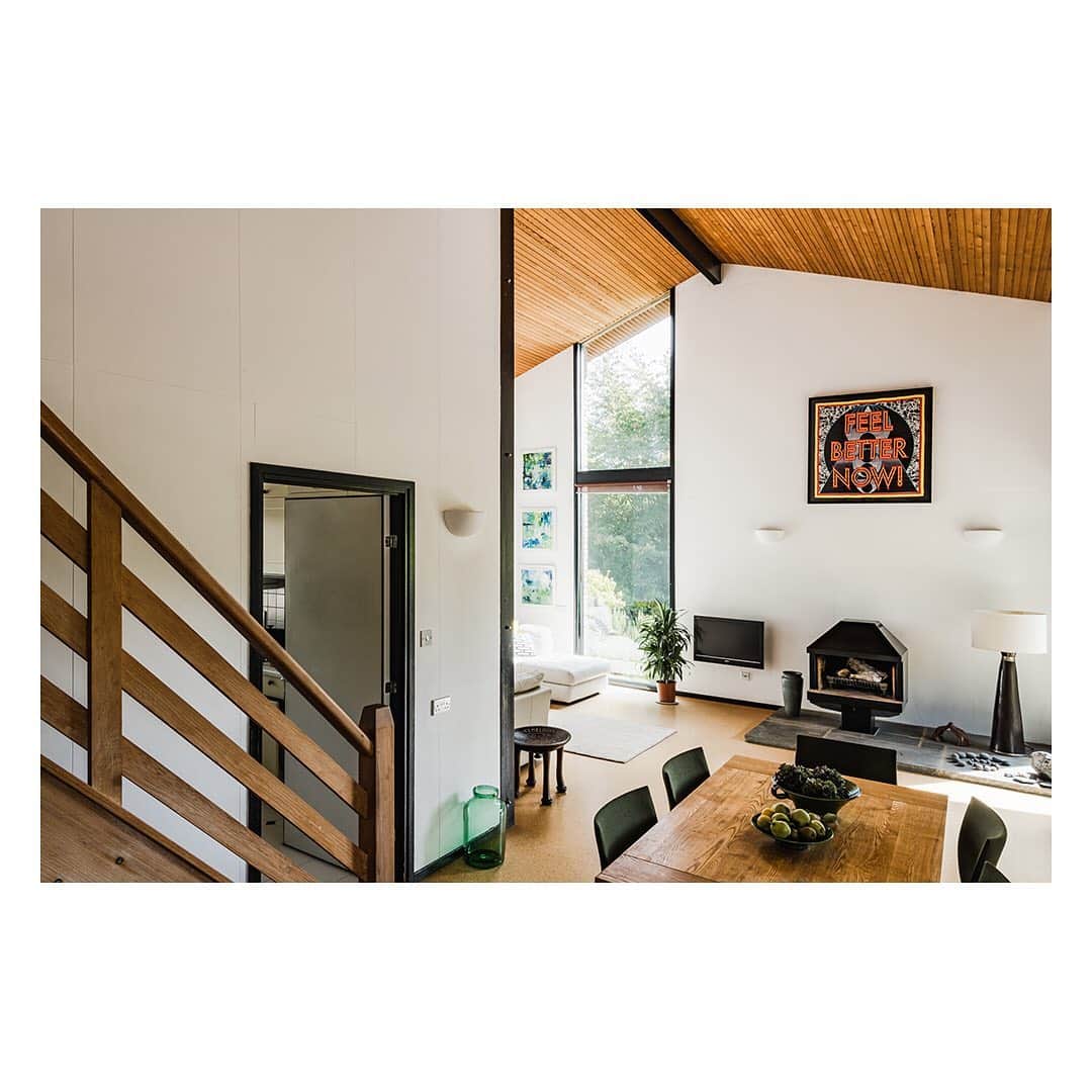 The Modern Houseさんのインスタグラム写真 - (The Modern HouseInstagram)「Flanked by two sun terraces, this 1980s house with black Scandinavian wood-framed windows and distinctive mid-century cedar-clad ceilings, can be found nestled in the woodlands of the Surrey Hills. Follow the link in our bio to see the sales particulars.」2月19日 19時07分 - themodernhouse