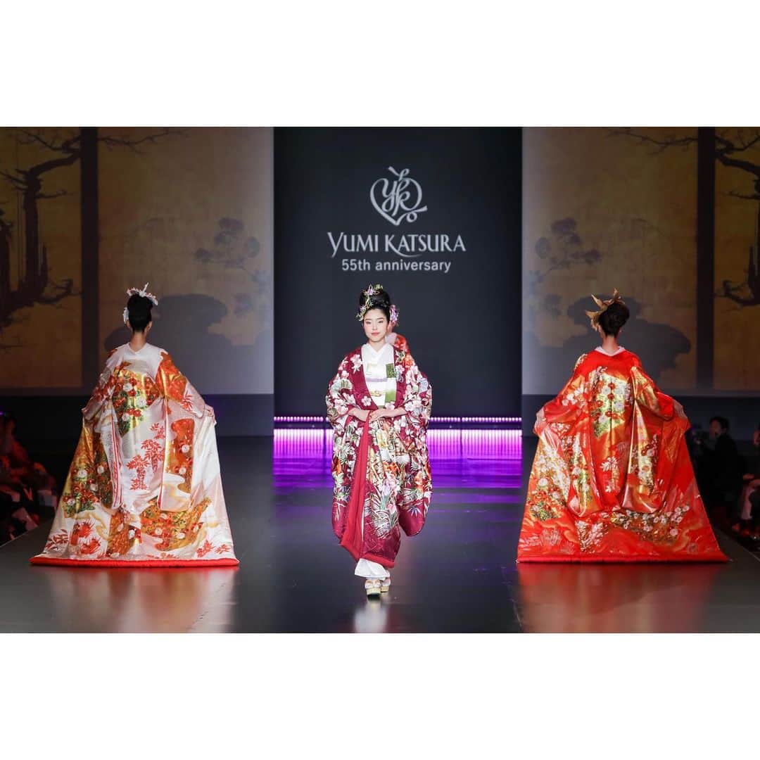 本山琴美さんのインスタグラム写真 - (本山琴美Instagram)「55th Yumi Katsura Grand Collection in Tokyo に出演しました✨ @yumikatsurajapan @yumikatsura_  55周年おめでとうございます！ ありがとうございました😊  #yumikatsura #ユミカツラ#着物#和装#打掛#ウェディング#wedding #kimono#fashion#fashionshow」2月19日 19時14分 - _mimi2mimi_