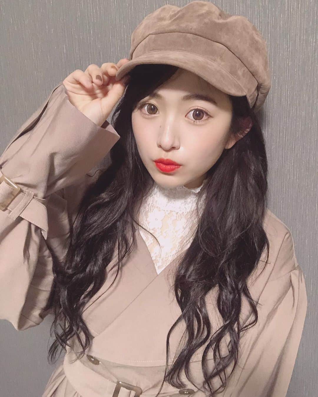 青木菜花のインスタグラム：「.﻿ .﻿ ブラウンのトレンチコートが可愛い〜💞﻿ ﻿ トップスのレースのインナーと一緒に着るのがお気に入り🥰🥰﻿ .﻿ .﻿ #ZOZOでしか買えない #アプレジュール #アプレ部 #apres_pr #私服 #コーデ #instagram #instafashion #l4l」