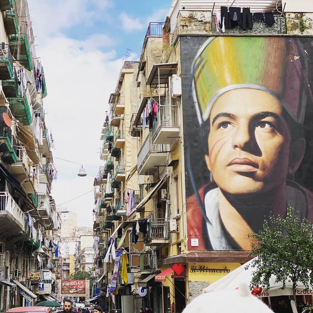 伊達公子さんのインスタグラム写真 - (伊達公子Instagram)「Napoli の1日 ローマやフィレンツェとは違う雰囲気のナポリ。 #伊達公子 #kimikodate #テニス #テニスプレーヤー #テニスプレイヤー #tennis #tennisplayer #instatennis #instasports #italy #napoli #イタリア #ナポリ #pizza #pizzamargherita #ピッツァ #ピッツァマルゲリータ #ガイドさん付き #揚げピッツァ #ナポリの街」2月19日 19時25分 - kimiko.date