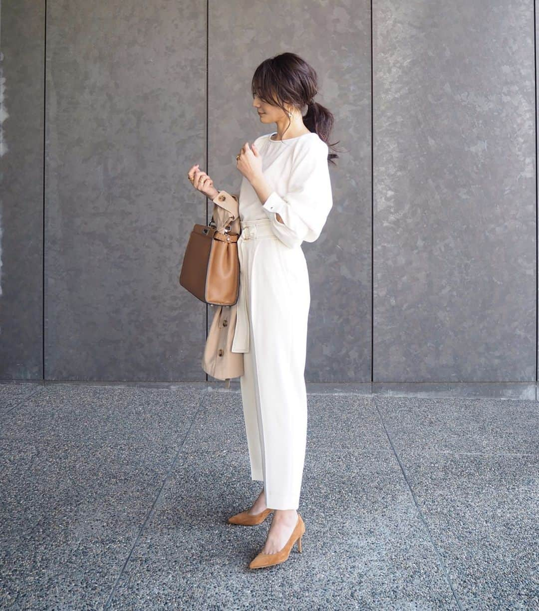 yoko178loveさんのインスタグラム写真 - (yoko178loveInstagram)「#coordinate ． ． White set up❤︎ ． セレモニー服にも使えそうな  @euclaid_official の ブラウスとパンツのセットアップ ． ブラックのステッチが 施してある所がすごく好き✨ ． ． ✔︎2/25〜3/23 ラゾーナ川崎pop up shop 実際に手にとってお洋服をチェックできる機会です✨ ． #euclaid #エウクレイド #居心地のいい服 #美しいフォルム #PR#大人シンプル#大人カジュアルコーデ #春コーディネート」2月19日 20時05分 - yoko178love