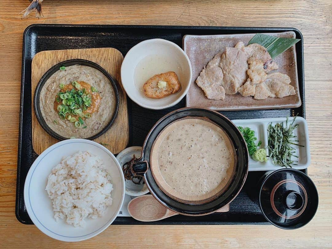 川本彩さんのインスタグラム写真 - (川本彩Instagram)「身体が喜んでいた自然薯定食🍃﻿ とろろ、西京焼、山芋ステーキ、自然薯さつま揚げとごはんが進む進む..🥢♡結局3杯おかわり🍚💯﻿ #山薬　#箱根　#箱根朝ごはん #箱根ランチ #自然薯　#至高の昼ごはん #山薬とろろ膳」2月19日 20時07分 - aya_kawamoto