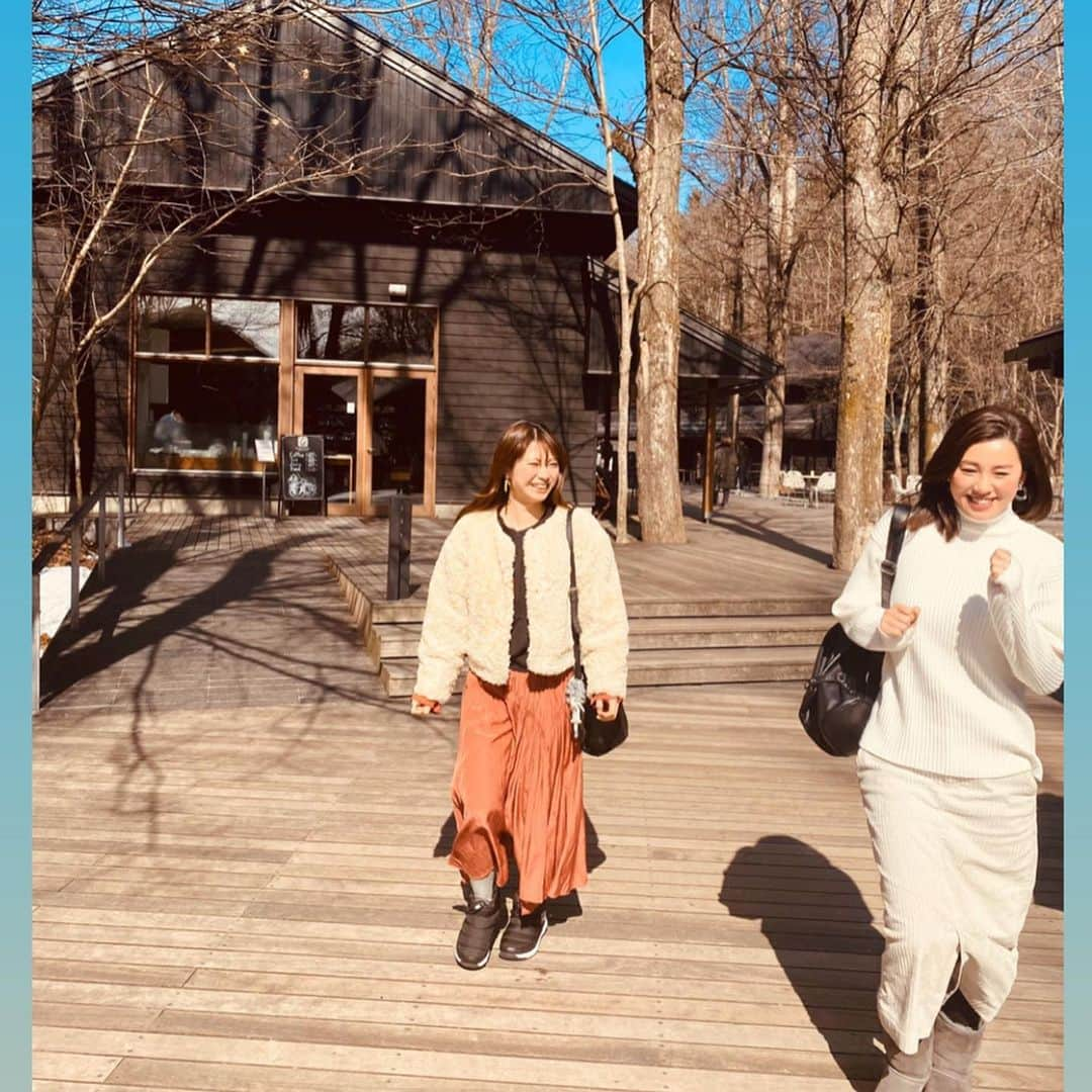 Hiroe Hiranoさんのインスタグラム写真 - (Hiroe HiranoInstagram)「１週間ほど爽やかな長野をロードトリップ﻿ #WELLNESS がキーワード。﻿ スパを満喫したり。冬のハイキングや雪あそび🏂﻿ ﻿ ❄️ 朝起きてコーヒー豆をひき、﻿ テラスで飲む至福タイム☕️﻿ 朝起きた時のコーヒーの香りが好き🌱 🇺🇸﻿ ﻿ アメリカでは、5-8時間ほど運転することも﻿ スタンダードなので、イージーコースだな✨﻿ . 軽井沢の別荘地をドライブして、 素敵なお家を拝見しながら、未来の夢に胸を躍らせる💓 ﻿ 軽井沢で妹夫婦と現地集合❣️﻿ 家族仲良し☺️ さ、今夜も温泉♨️﻿ 身体も心もホッコリしてます。﻿ ﻿ #長野　#nahano #trip #roadtrip #japan #日本　#🇯🇵 #family #ウェルネストリップ」2月19日 20時14分 - hiroe_hirano