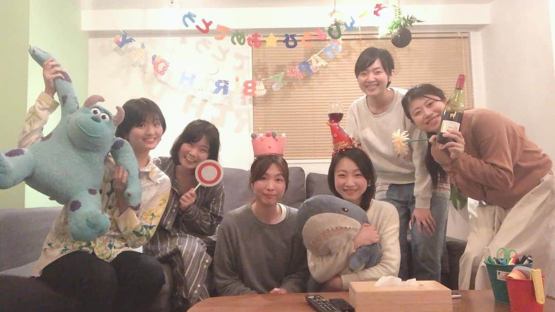 相馬有紀実さんのインスタグラム写真 - (相馬有紀実Instagram)「舞台『デッドストック・トーキョー』のデドスト女子会を開催！そして外村道子ことトムと東澤有香こときみちゃんのサプライズバースデー❤️ 飛び跳ねて喜んでるお2人が可愛すぎました(о´∀`о) 終始笑いっぱなし。社交辞令にならないメンバーが好きです。 笑うっていいね！」2月19日 20時28分 - yukimi_soma