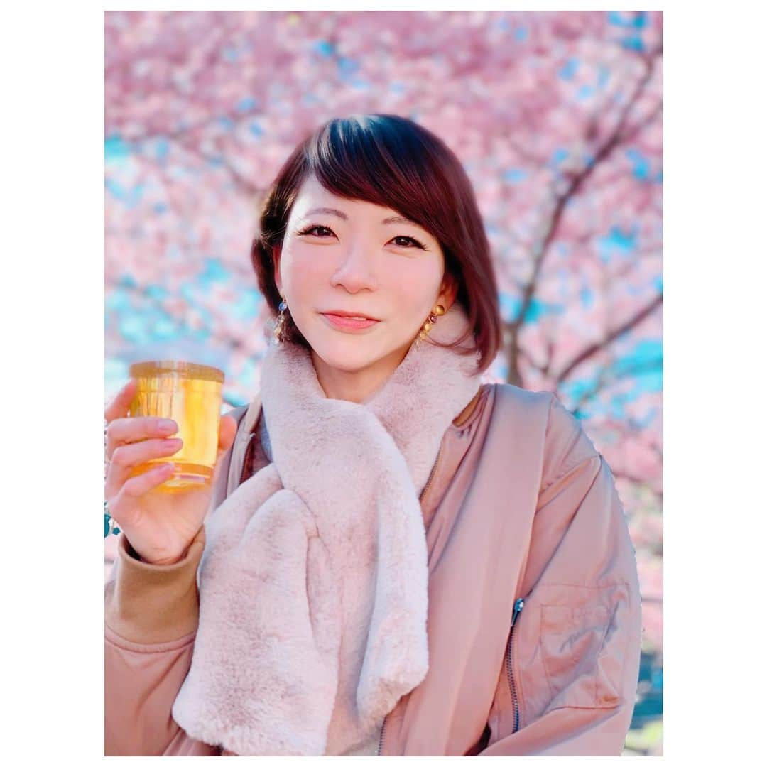 扇けいさんのインスタグラム写真 - (扇けいInstagram)「大切な人と 春に会って来ました🌸 #河津桜 #河津桜まつり #ビール女子 #ビールと言えば扇」2月19日 20時21分 - kei.ohgi