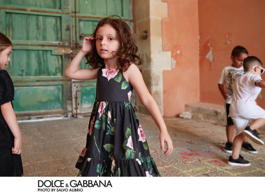 ドルチェ&ガッバーナさんのインスタグラム写真 - (ドルチェ&ガッバーナInstagram)「The new Dolce&Gabbana Spring Summer 2020 Children’s Advertising Campaign shot by Salvo Alibrio. #DolceGabbana #DGCampaign #DGSS20 #DGBambino」2月19日 20時31分 - dolcegabbana