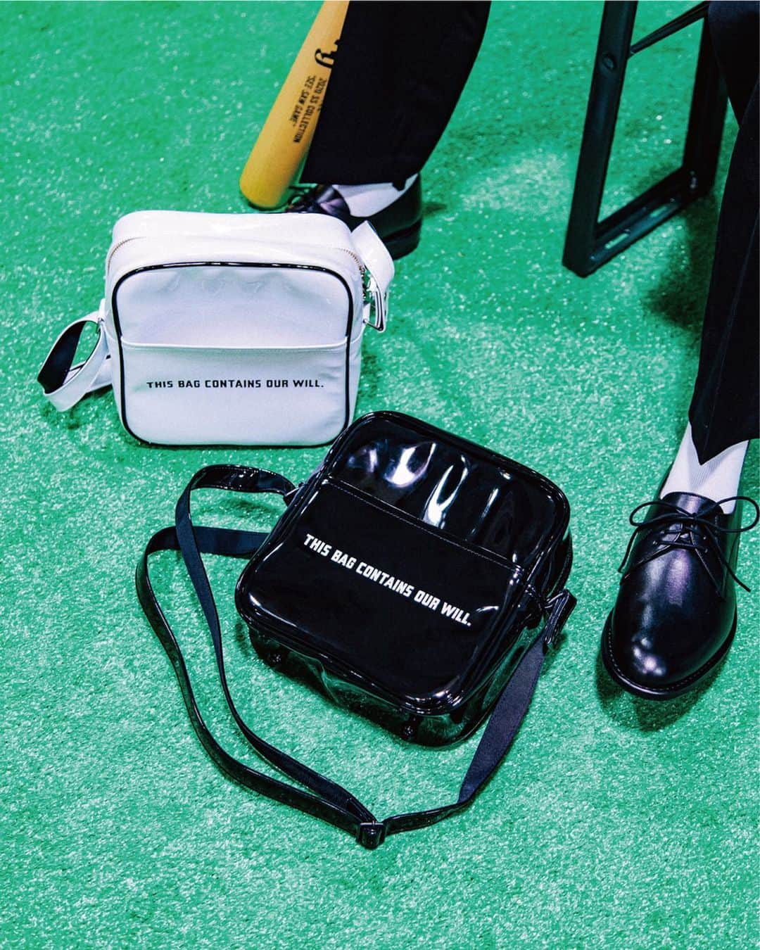 B JIRUSHI YOSHIDAさんのインスタグラム写真 - (B JIRUSHI YOSHIDAInstagram)「【NEW ARRIVAL】 〈WEWILL×PORTER〉 "SHOULDER BAG" ・ 今シーズンの＜WEWILL＞のコレクションテーマ「SEE-SAW GAME」を反映したスポーティーなショルダーバッグが入荷しました。 ・ メイン素材には、防水性の高いエナメル素材を使用。 内装の素材には、緩衝機能のある肉厚のメッシュ素材を全面に使用。 ・ バッグ中央にプリントされた「THIS BAG CONTAINS OUR WILL.」のメッセージが、エナメルならではのスポーティーさをハイセンスに昇華。 〈WEWILL〉だからこそのバランスで仕上がったショルダーバッグです。 ・ COLOR:WHITE,BLACK ¥28,000+TAX  #bjirushiyoshida #B印YOSHIDA #代官山 #daikanyama #TOKYO #BEAMS #ビームス #yoshidakaban #吉田カバン #ポーター  #porter #비지루시요시다 #도쿄 #다이칸야마 #빔스 #빔즈 #포터 #데일리룩 #백팩 #WEWILL #ウィーウィル」2月19日 20時34分 - bjirushiyoshida