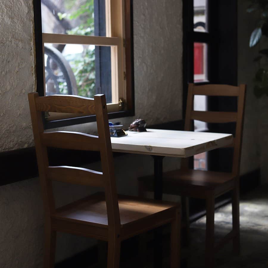 きょん。さんのインスタグラム写真 - (きょん。Instagram)「. .  喫茶ステレオ @stereo_coffee_shop  懐かしさ、 と 真新しさ、 二感情が 同時に込み上げてくる 喫茶店。  軽食に あんバターや練乳トーストも◯  #喫茶ステレオ #coffee#osaka」2月20日 7時32分 - kyon_tokiiro