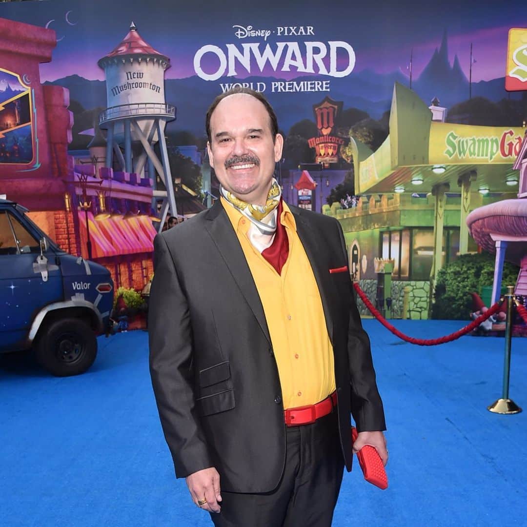 Disneyさんのインスタグラム写真 - (DisneyInstagram)「Embark on a journey down the blue carpet of #PixarOnward, in theaters March 6.」2月20日 6時24分 - disney
