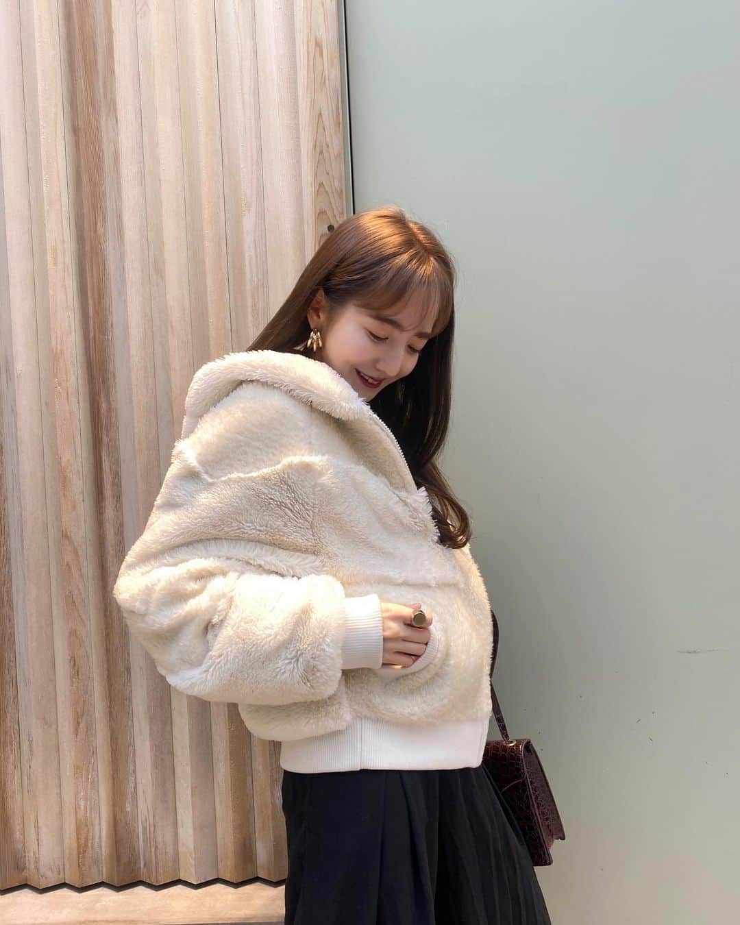 平木愛美のインスタグラム：「もこもこ。🐑 おはようございます。💕」