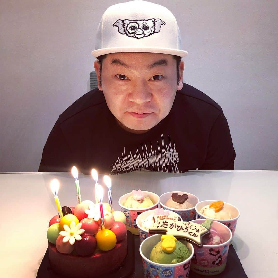 山本高広さんのインスタグラム写真 - (山本高広Instagram)「45🎂  #誕生日 #45 #オッサン #フォロワー #4545」2月19日 22時27分 - _yamamoto_takahiro_