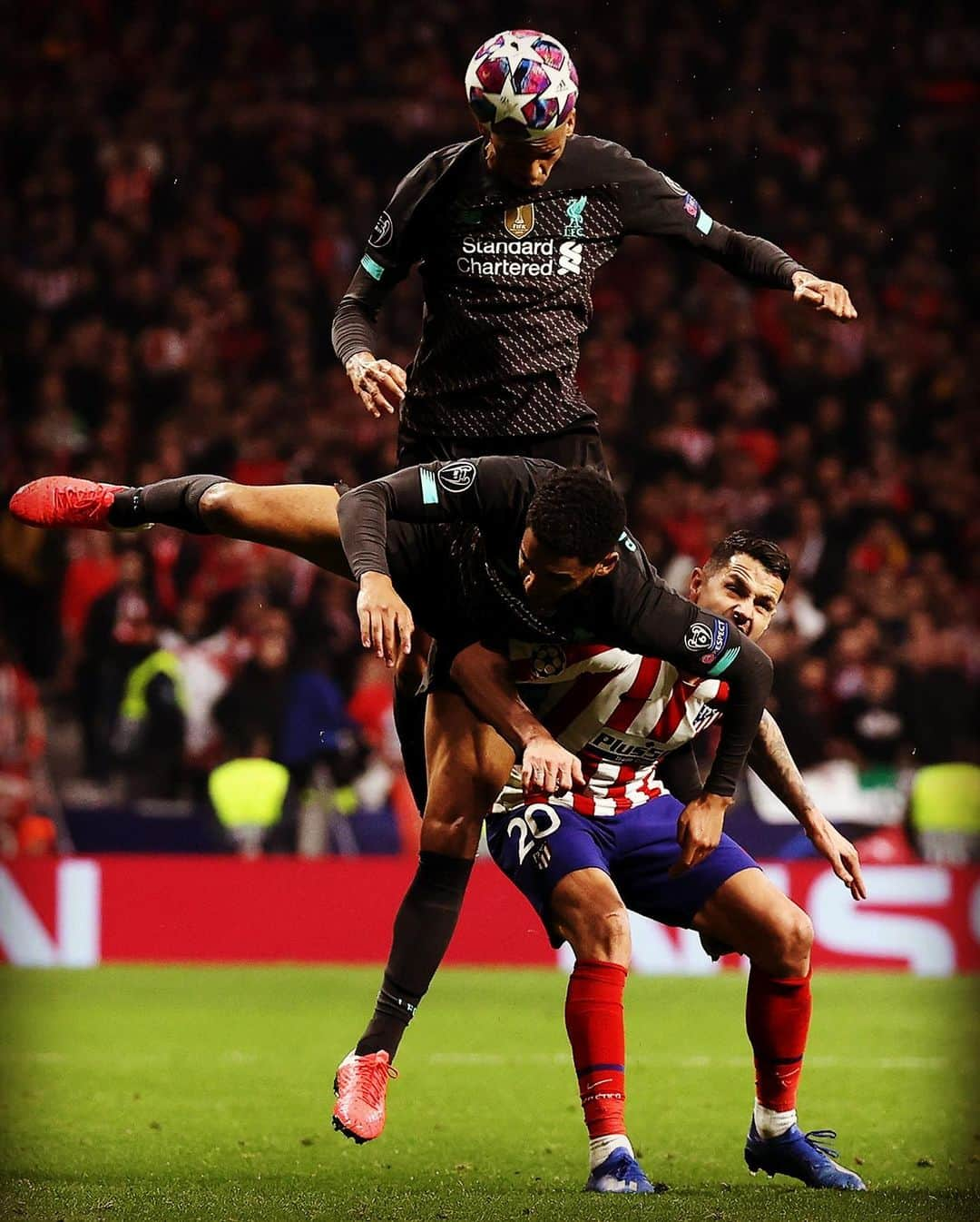 リヴァプールFCさんのインスタグラム写真 - (リヴァプールFCInstagram)「Not the result we wanted but there’s the second leg still to come 💪🔴 #LFC #LiverpoolFC #Liverpool #UCL #ChampionsLeague」2月19日 22時49分 - liverpoolfc