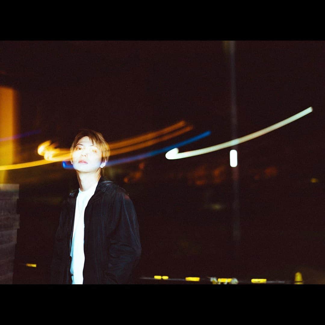 河野聡太のインスタグラム：「Photo shooting of art works. @sho_makishima × @sota_kono  #shooting #artwork #camera  #ig_japan #japan_photo_now  #photography #photo  #photooftheday #photoshoot  #adidas #変革の時」