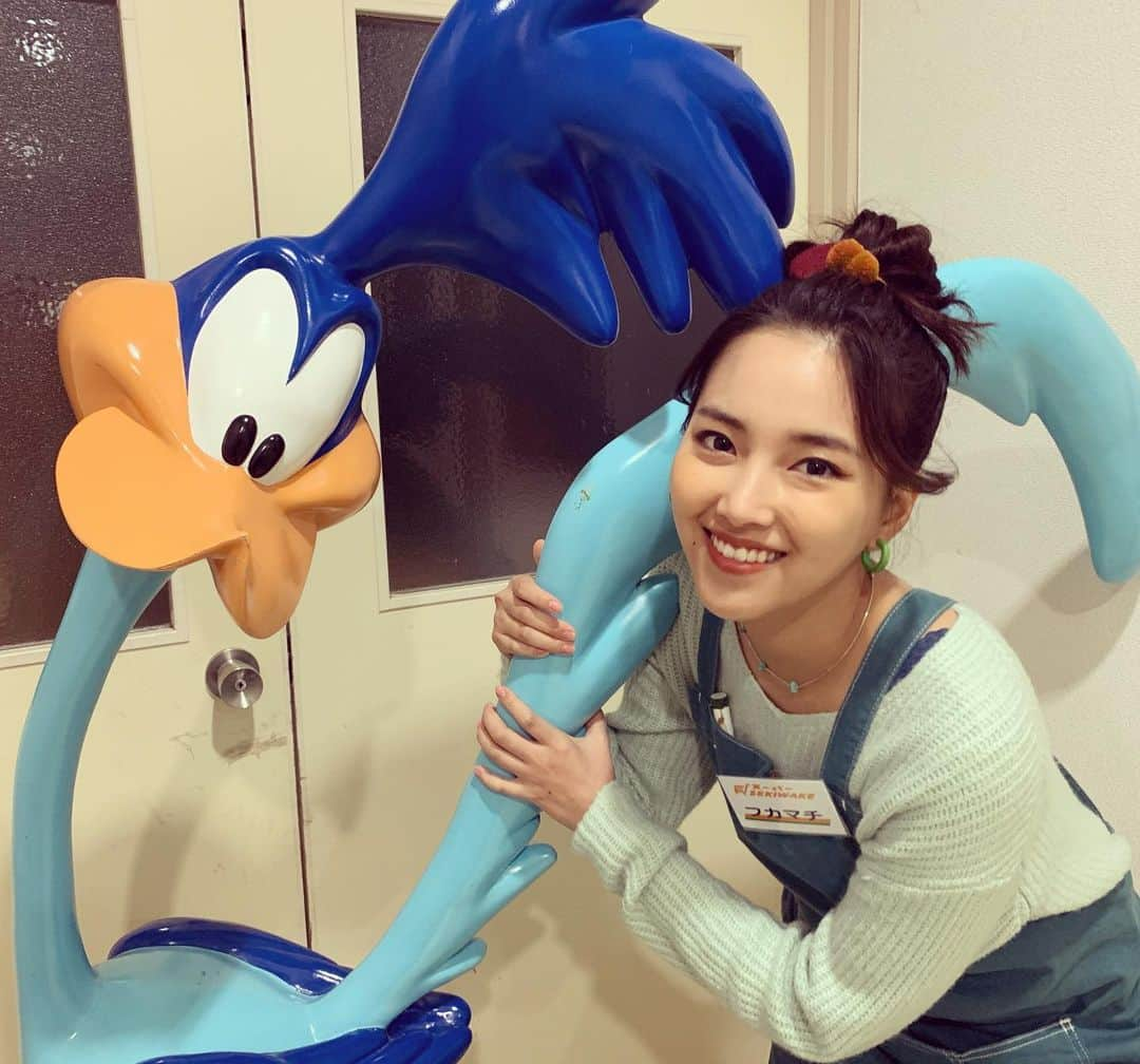 奥山春香さんのインスタグラム写真 - (奥山春香Instagram)「ロケ場所にいたBEEPBEEP💙💙💙💙 こんなとこで出会えるとはなんと幸運！ しかもあまり出回ってないレアなやつ！ いつか絶対手に入れたい！ #beepbeep#roadrunner」2月19日 23時59分 - corvetteharuka