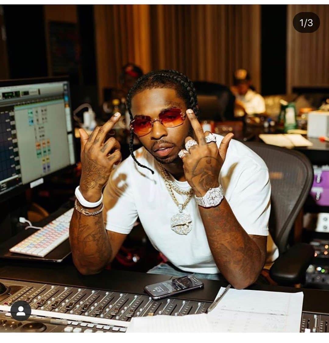 トニー・イエイヨーのインスタグラム：「Rip @realpopsmoke shit crazy .」