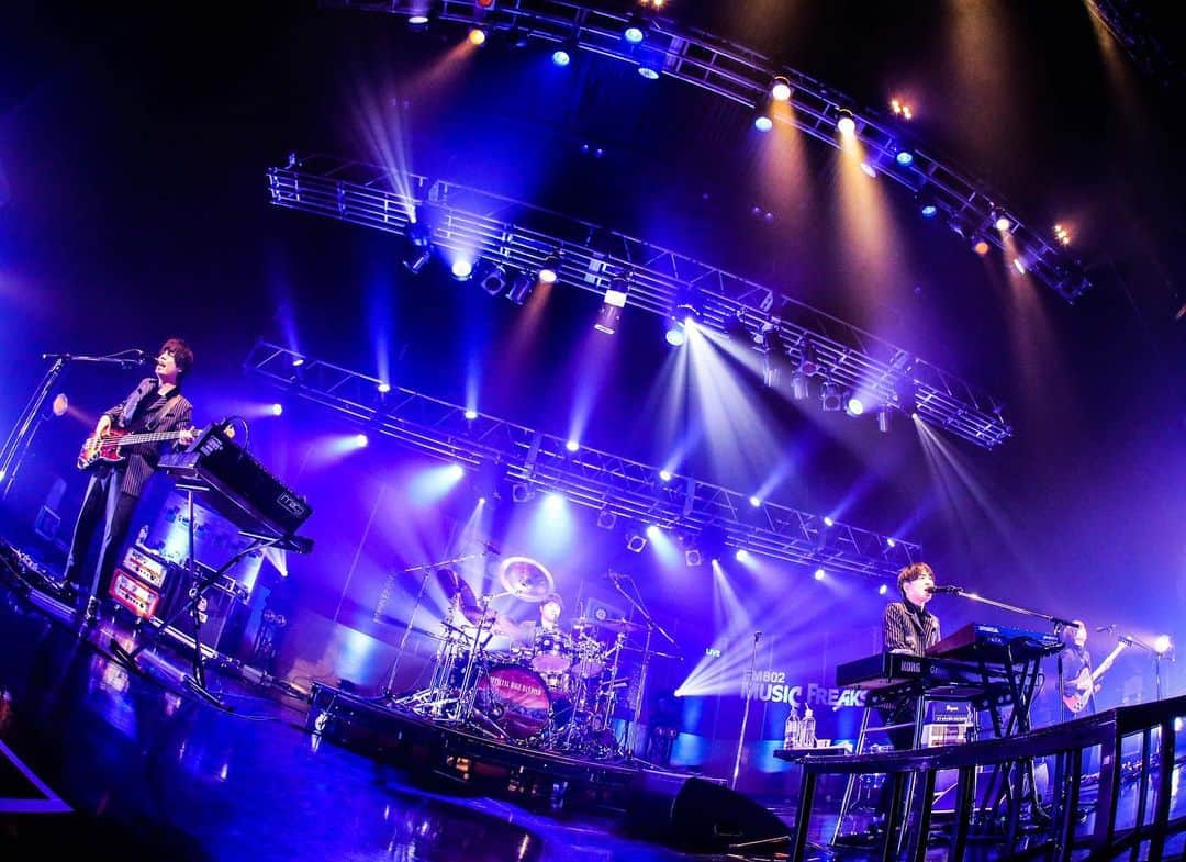 FM802さんのインスタグラム写真 - (FM802Instagram)「FM802 MUSIC FREAKS LIVE📻 #FM802 の番組から生まれたライブイベント🎤  #Official髭男dism がオンステージ✊ 熱量の高いパフォーマンスを披露し、ボルテージは一気に上昇🔥  ライブ音源は本日2/19 ROCK KIDS 802と2/22 SATURDAY AMUSIC ISLANDS MORNING EDITIONでオンエア👇 radiko.jp/#802  Photo by渡邉一生」2月20日 0時50分 - fm802_pr