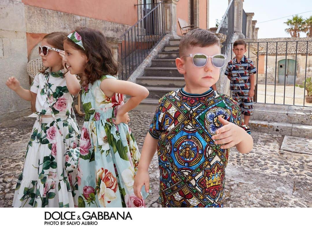 ドルチェ&ガッバーナさんのインスタグラム写真 - (ドルチェ&ガッバーナInstagram)「The new Dolce&Gabbana Spring Summer 2020 Children’s Advertising Campaign shot by Salvo Alibrio. #DolceGabbana #DGCampaign #DGSS20 #DGBambino #DGEyewear」2月20日 1時00分 - dolcegabbana