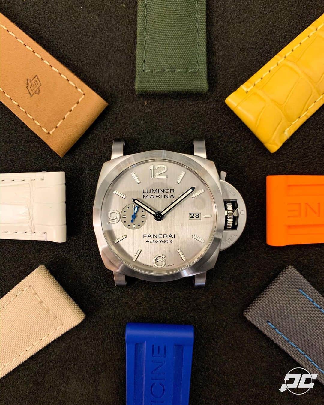 パネライのインスタグラム：「While the #Panerai #PAM978 44mm Luminor Marina with brushed stainless steel dial on a steel bracelet isn’t for everyone, when you pair it with a colorful strap I think it really changes the whole look. What do you think? #paneraicentral」