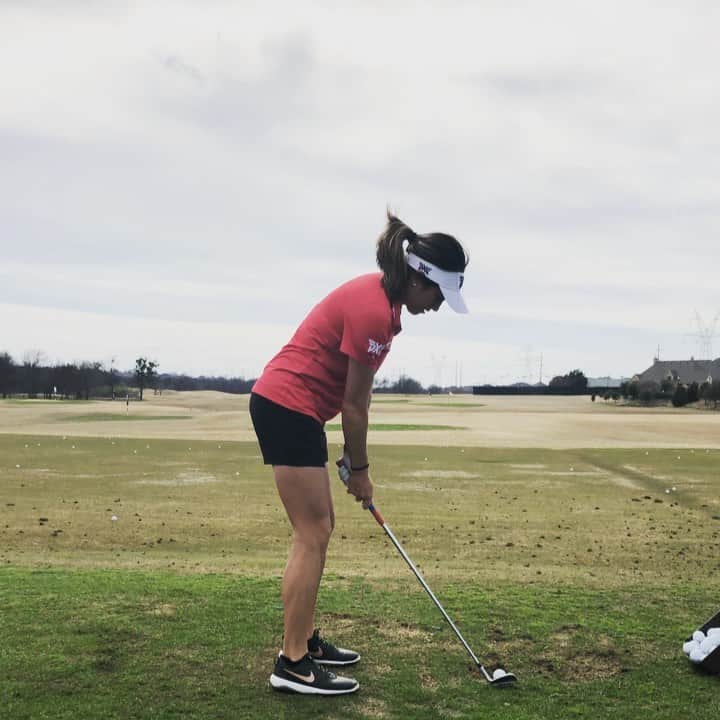 のインスタグラム：「Half shots for days... #isitmarchyet #justwannaplay」