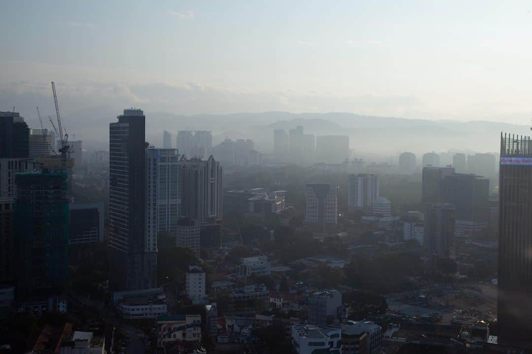 Shunsuke Miyatakeのインスタグラム：「Morning haze, Kuala Lumpur」